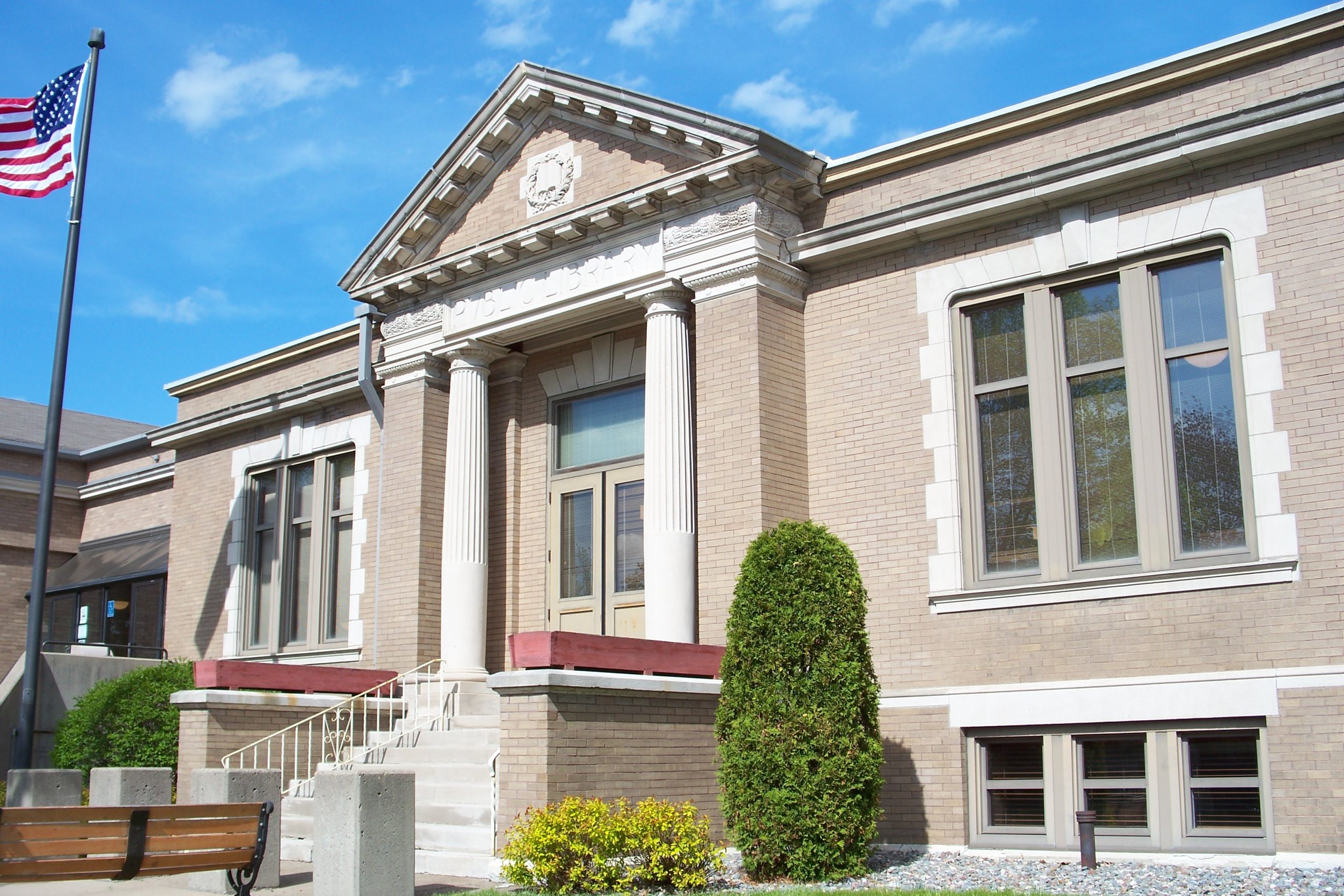 Rhinelander District Library building